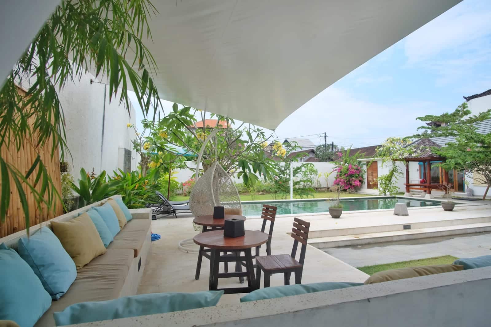 5 bedroom garden villa close to Sanur