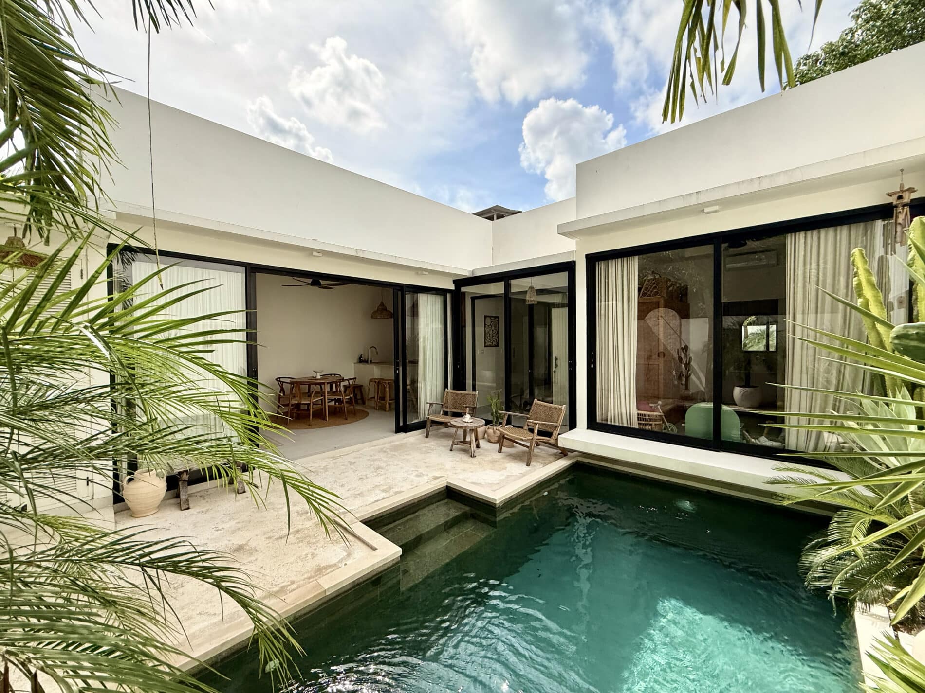MODERN 2 BEDROOM LEASEHOLD VILLA FOR SALE IN TUMBAK BAYUH