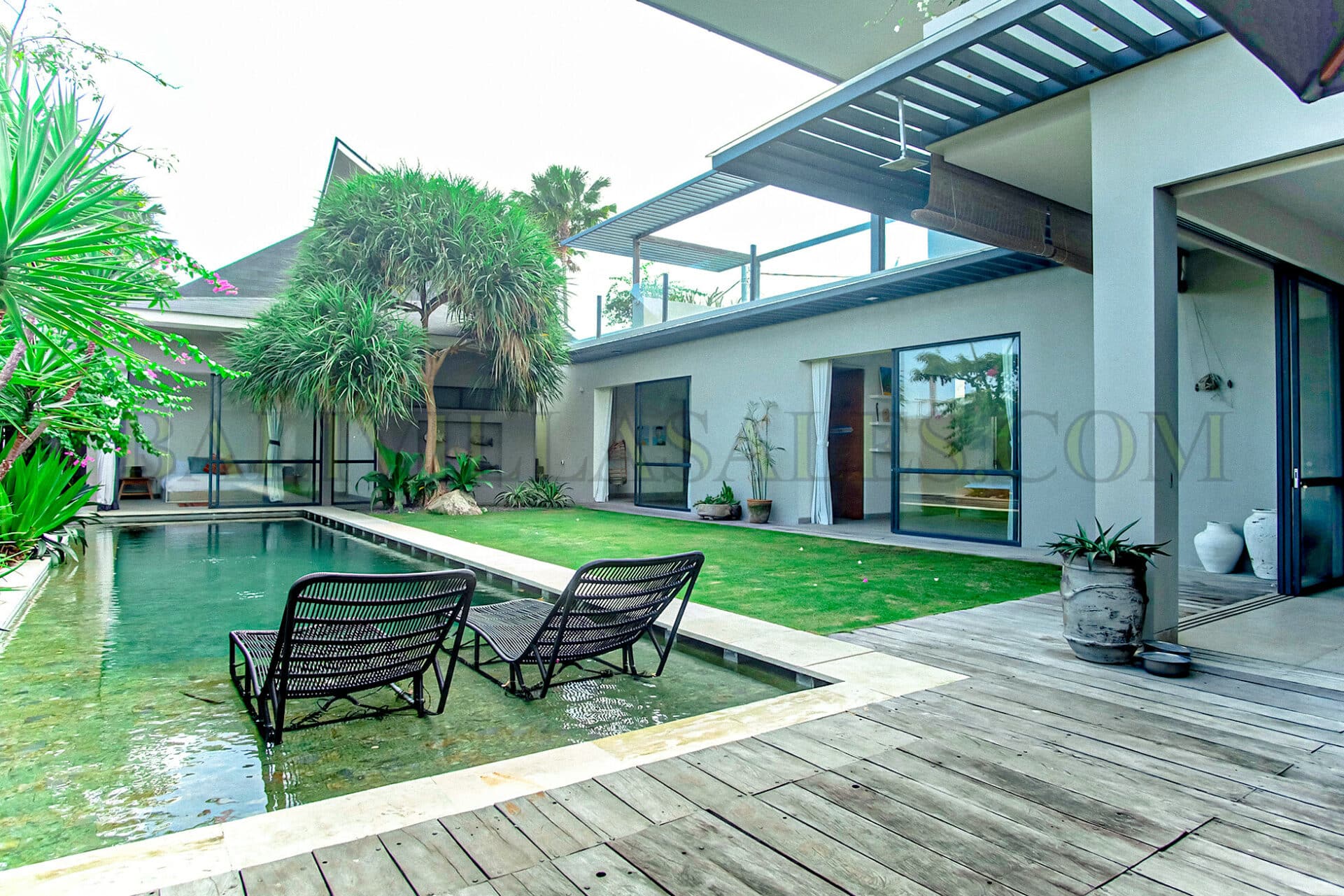 Luxury Family Villa for Sale – Walking Distance to Berawa Beach & International Schools