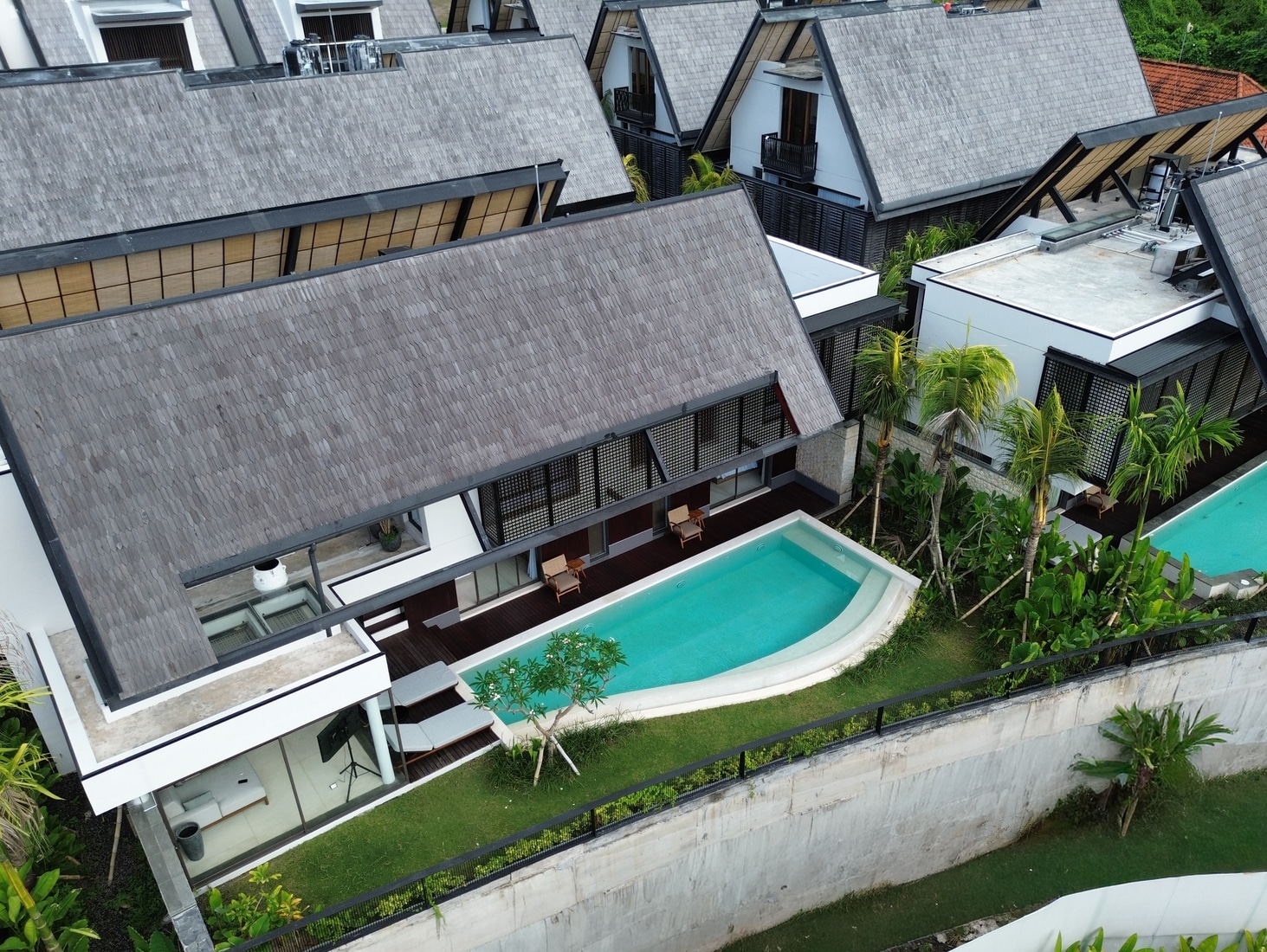 5 Bedroom Villas for Sale in Batu Bolong Canggu