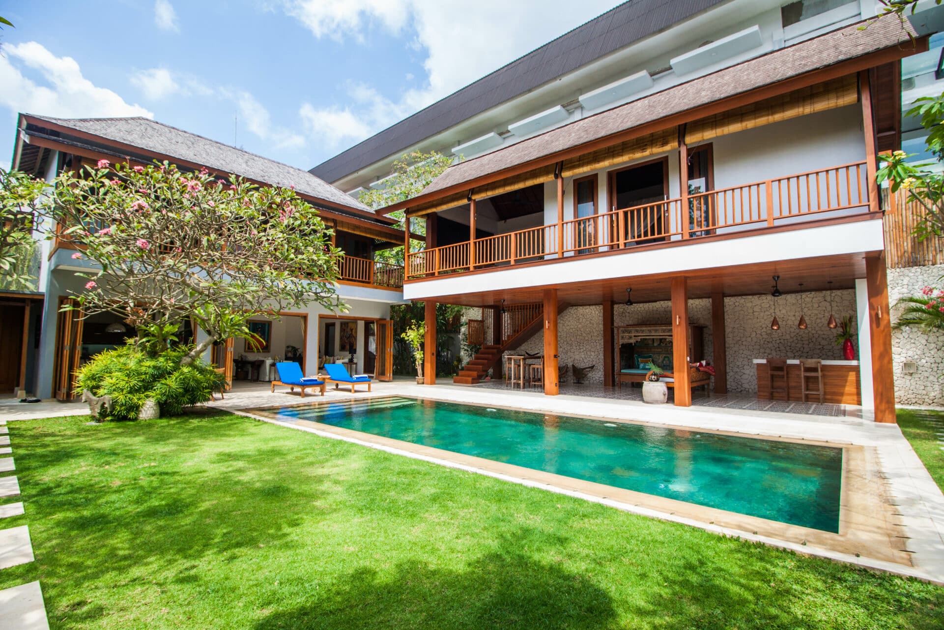 LEASEHOLD TITLE VILLA CLOSE TO THE BEACH
