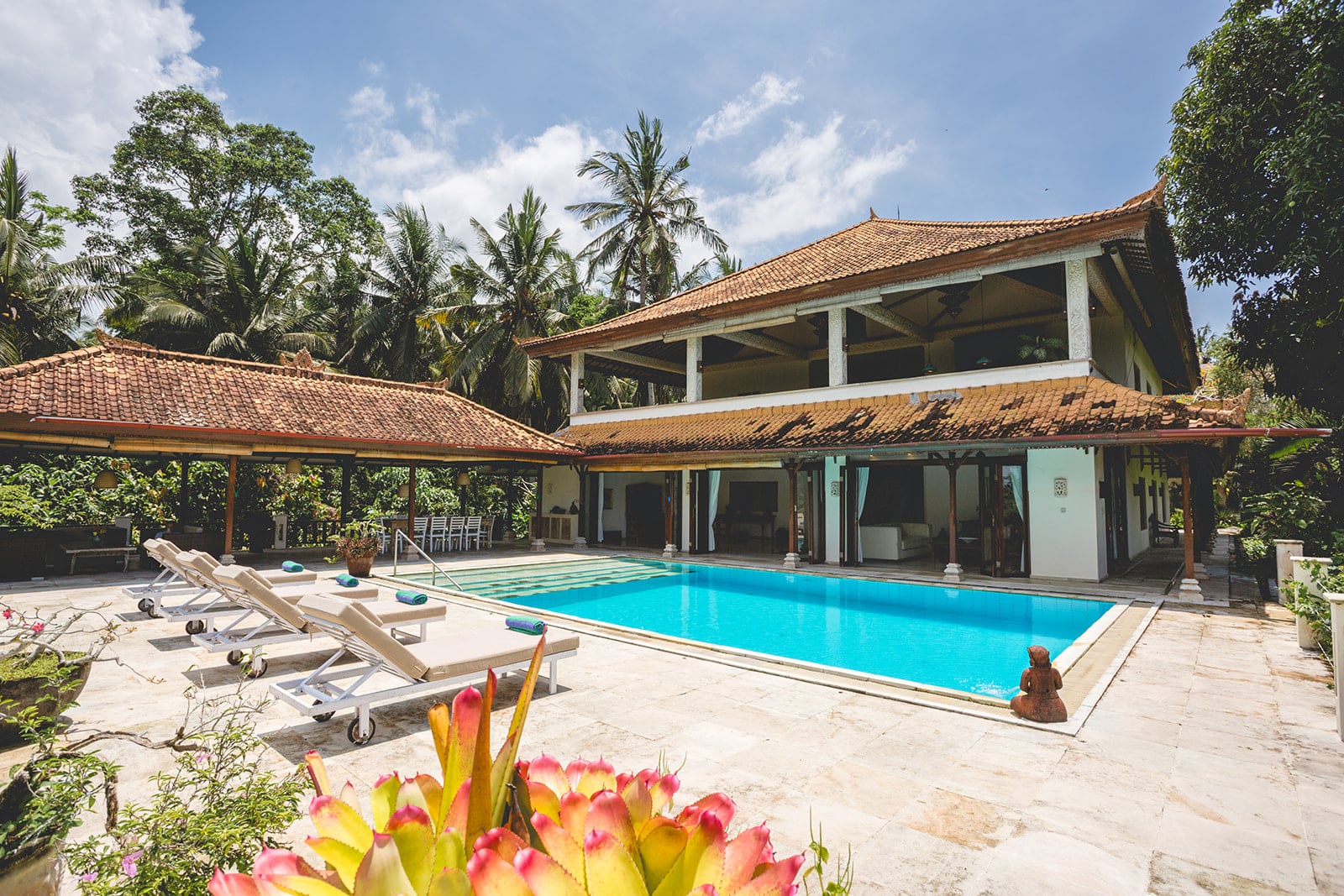 7 bedroom on 40 ara Balian Beach