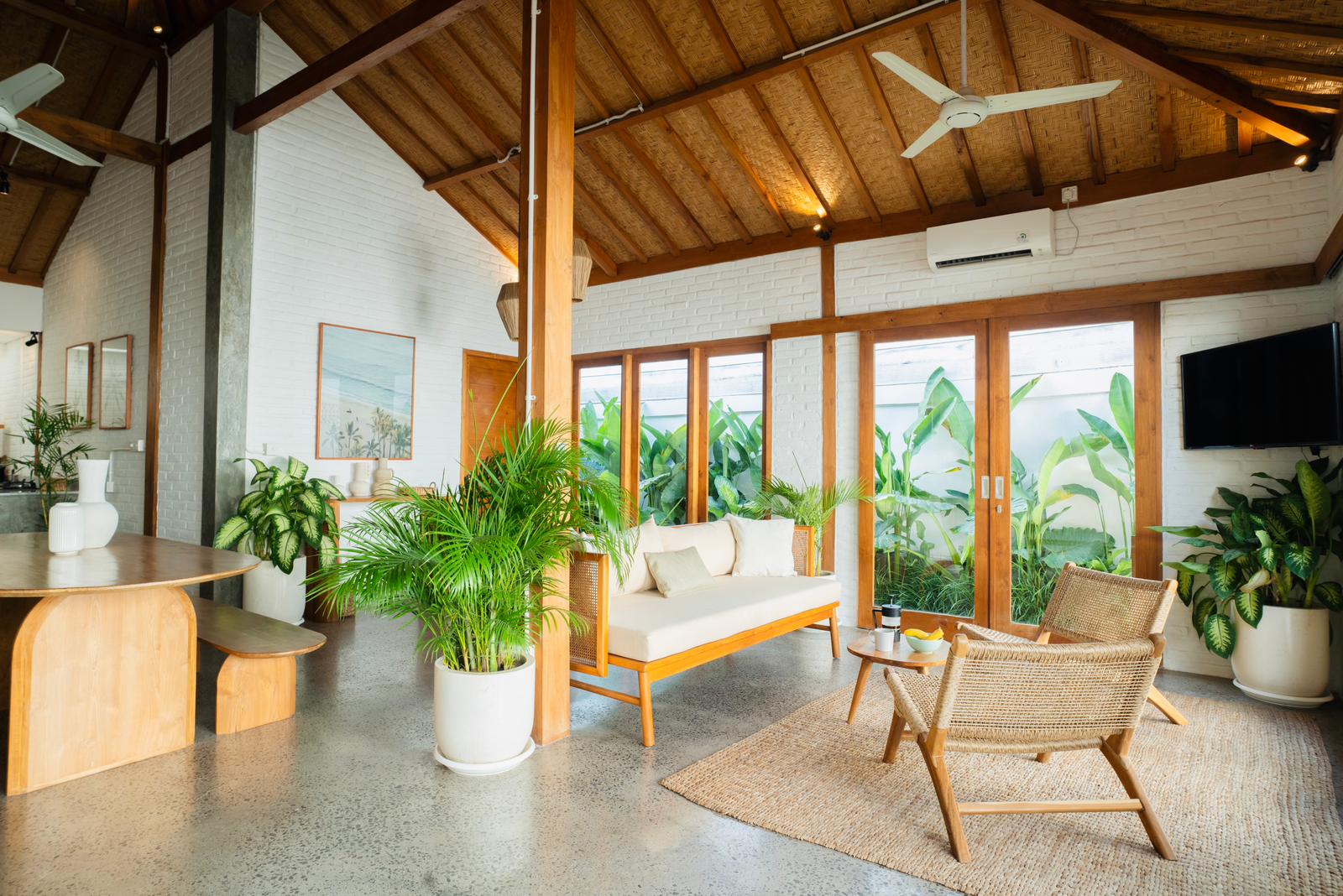 AAA Located – 3-Bedroom Villa in Pererenan, Bali