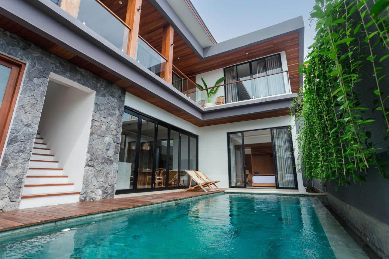 Modern 4-Bedroom Leasehold Villa for Sale in Padonan