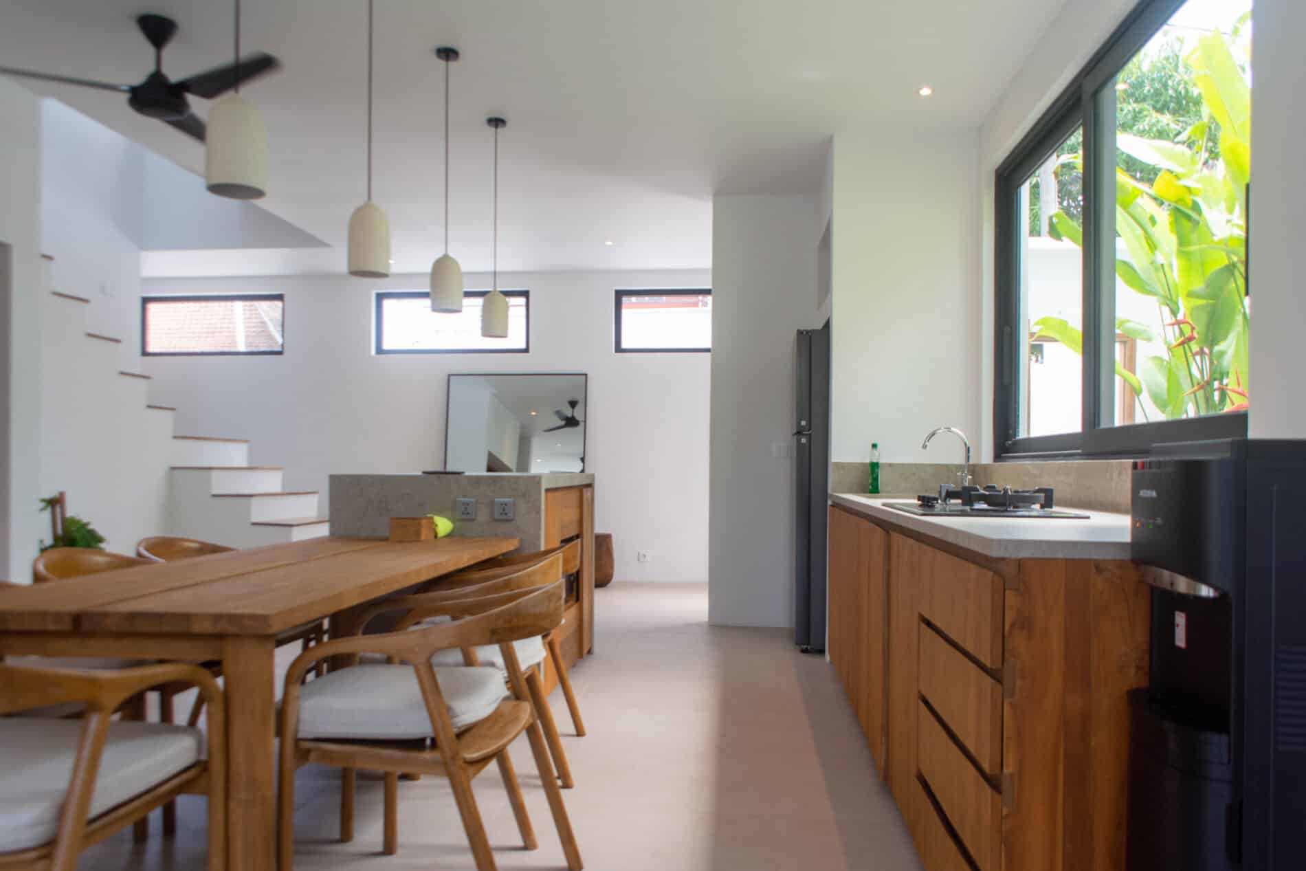 Modern Tropical 3-Bedroom Villa in Babakan